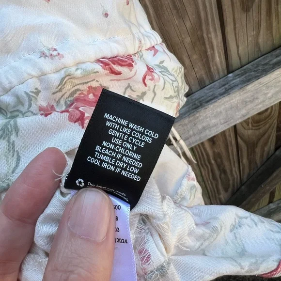 👗Torrid Pippa Floral cloud dancer Women's top - Picture 7 of 8